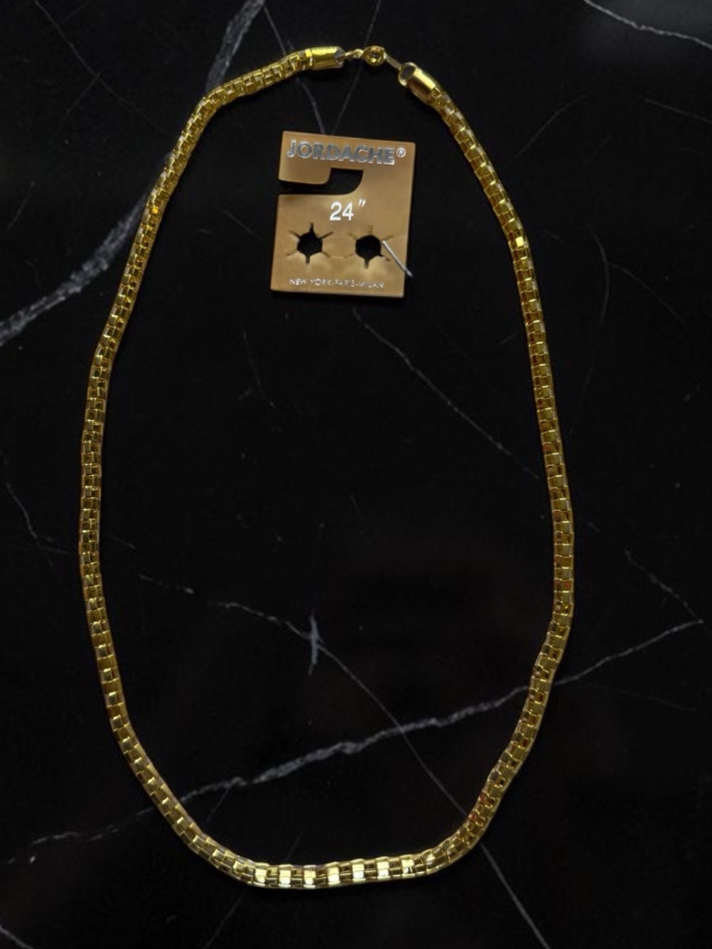 🫶🏻 Vintage Jordache 24" Gold Tone Box Chain Necklace